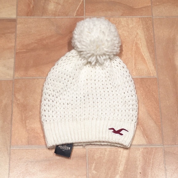 Hollister Accessories - NWT Knit beanie
